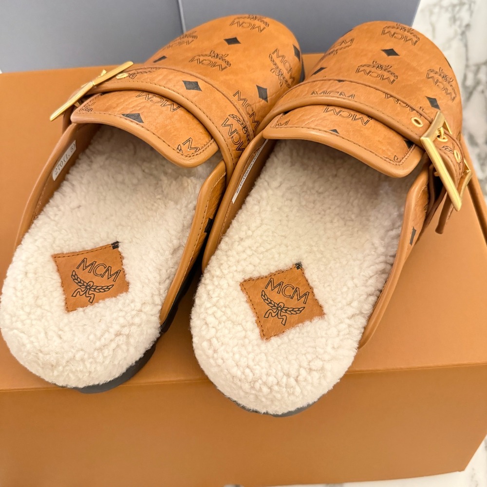 MCM Women's Cognac Visetos Shearling-lined Buckle Clogs Flat Mules Shoes Size 37 - Picture 3 of 16